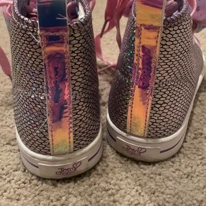 Jojo shoes size 2